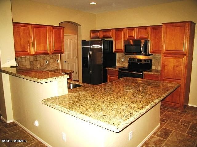 2nd image of 3653 E Meadowview Dr
