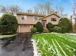 18 Leonard Rd, Framingham, MA 01701