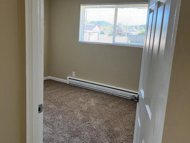 506 E Elma Ave — Photo 7