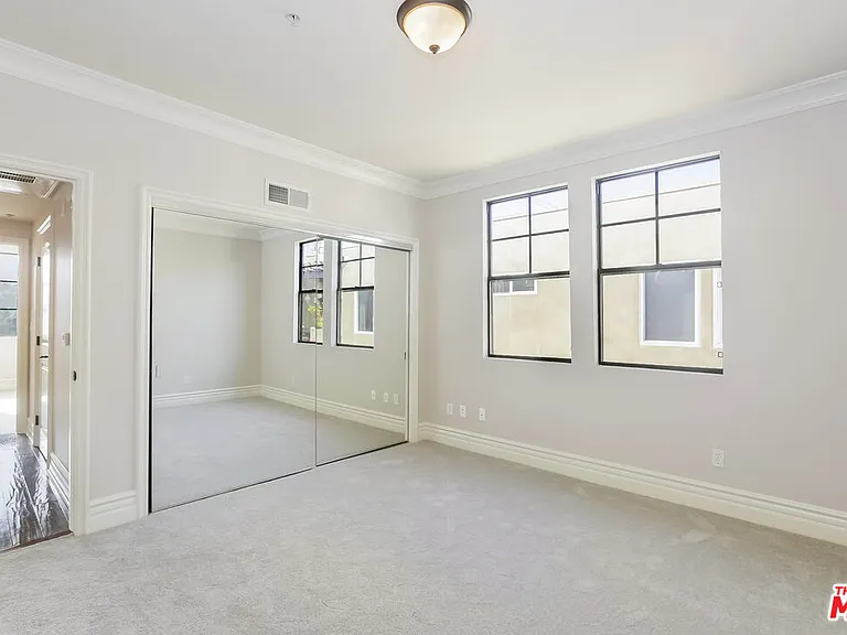 12026 Hoffman St #402 — Photo 19
