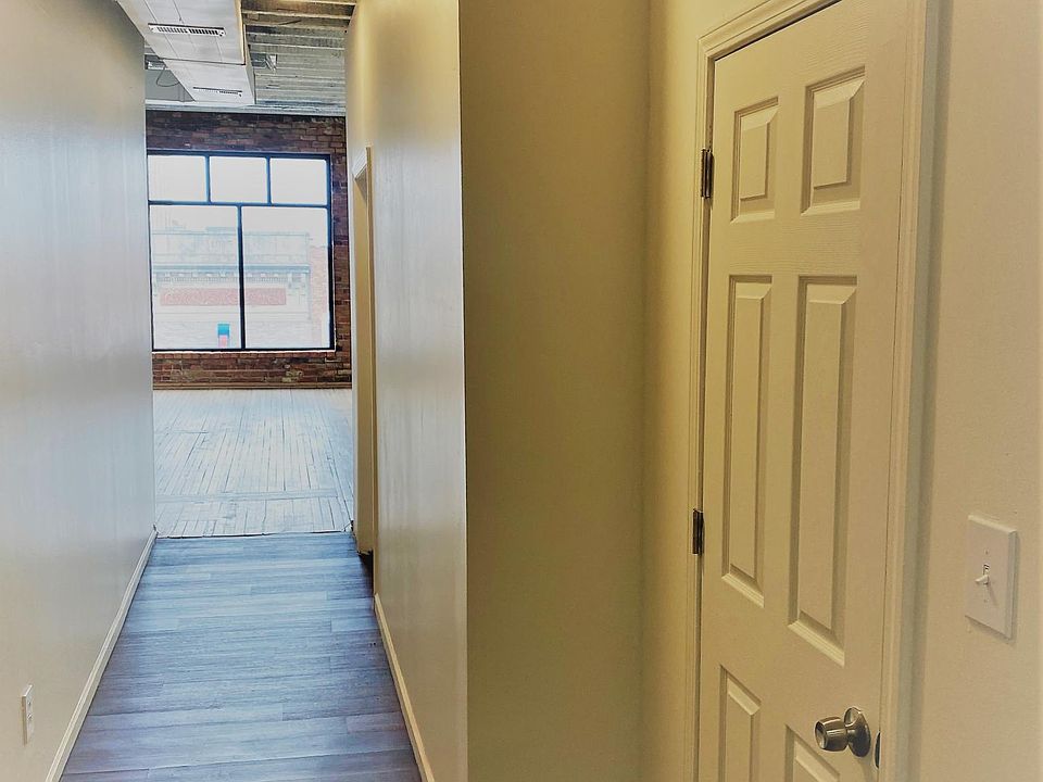 2nd image of 21 N Saginaw St #3-A