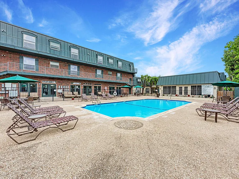 Austin Parke Apartments — Photo 19