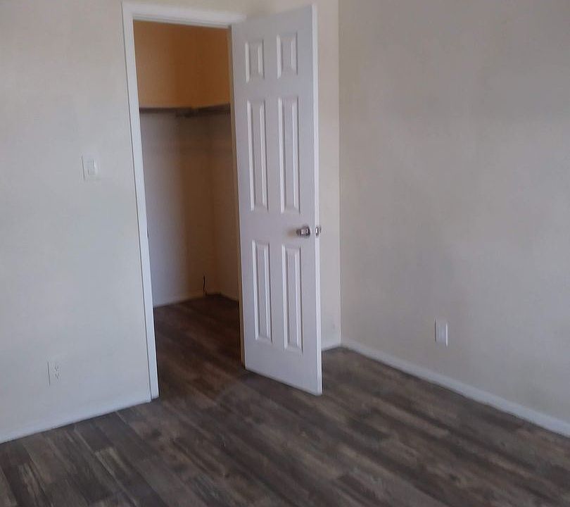 1st image of 11109 Ventura Pl NE APT 3