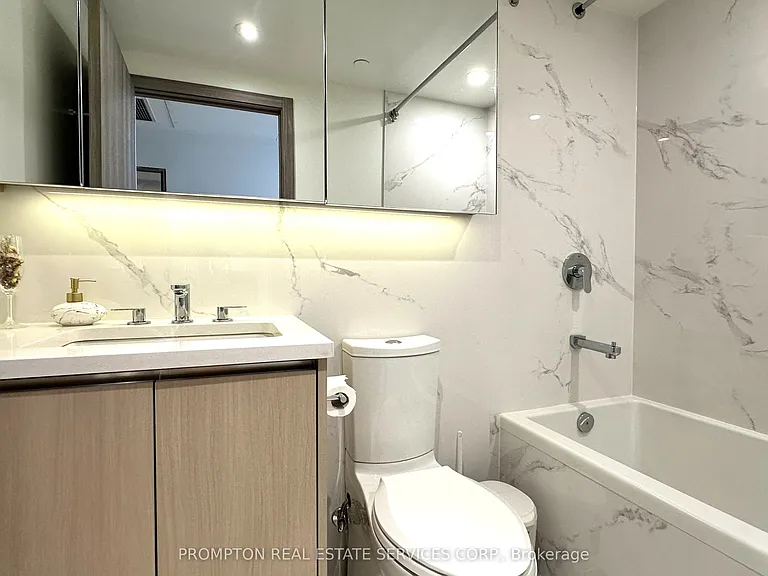 27 McMahon Dr #Townhouse 112 — Photo 21