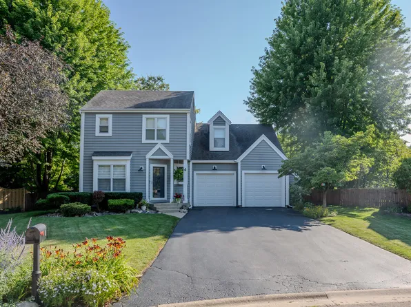 4 Mainsail Ct, Grayslake, IL 60030
