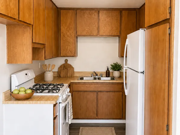 16368 Pebble Beach Dr APT 247, Victorville, CA 92395