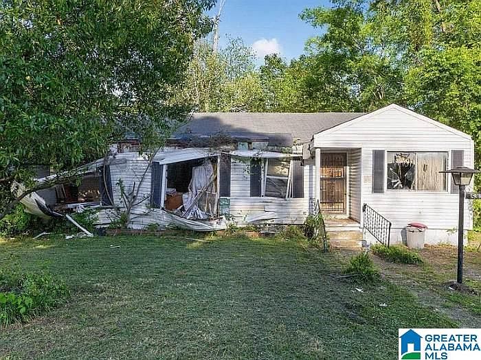 1st image of 533 Robison Dr