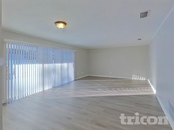 3rd image of 7102 Woodfield Dr