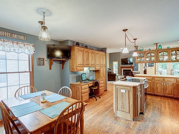 Kitchen with Hardwood floors