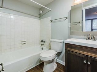 2200 W Cornwallis Dr #216, Greensboro, NC 27408