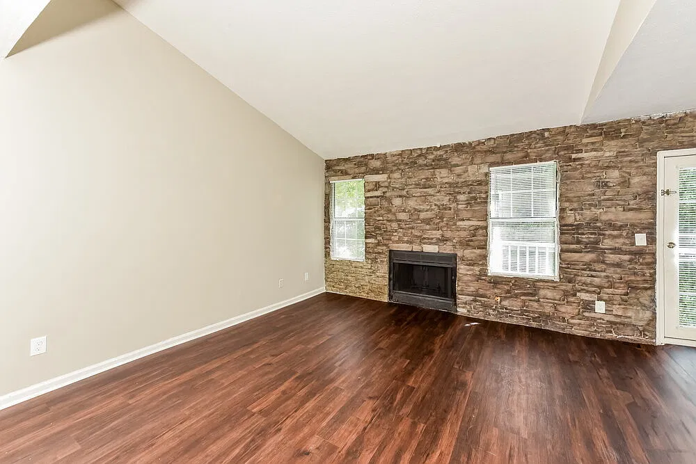 3 bed, 2.0 bath, 1540 sqft, $2,380 — Photo 3