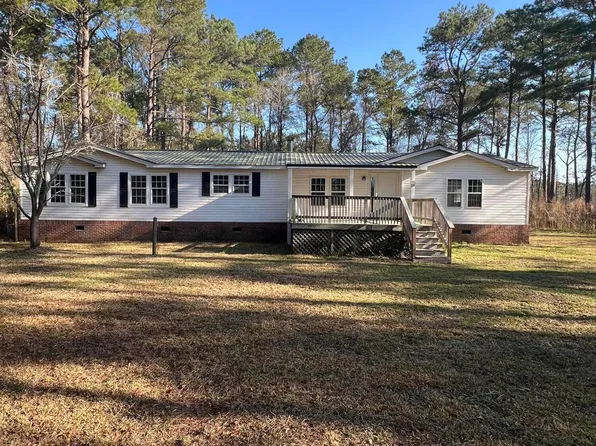 266 Copperhead Lane, Burgaw, NC 28425