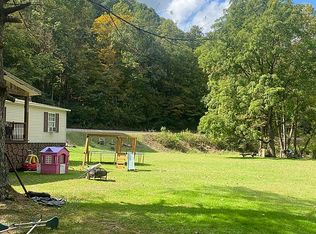 Trace Br, Squire, WV 24884