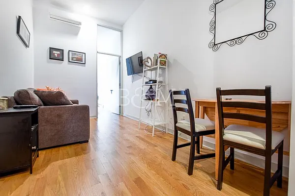 Rented by Brick&Mortar | media 23