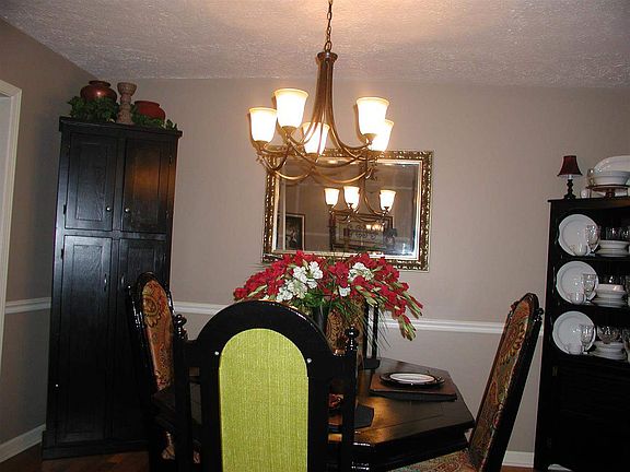 5th image of 71 Red Oak Dr