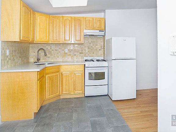 4th image of 503 Grand St #2