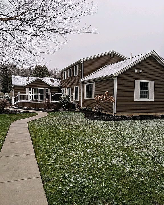 2nd image of 10 Carlton Dr