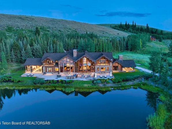 3000 N Riva Ridge Rd, Jackson, WY 83001