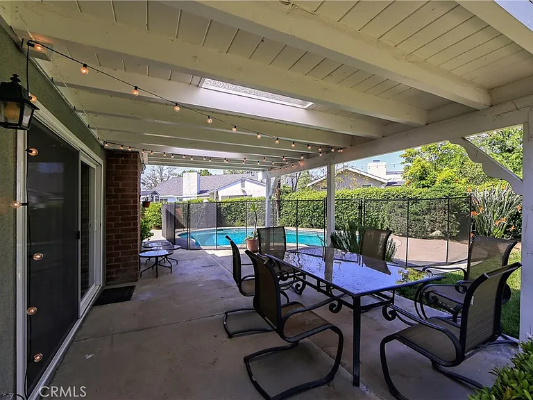 17135 Tiara St — Photo 13