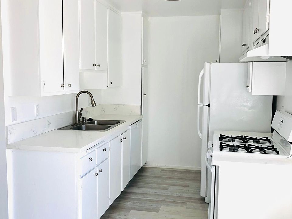 *IMAGES: Model Unit -Vacant units might differ slightly, inquire within for images/video from our manager