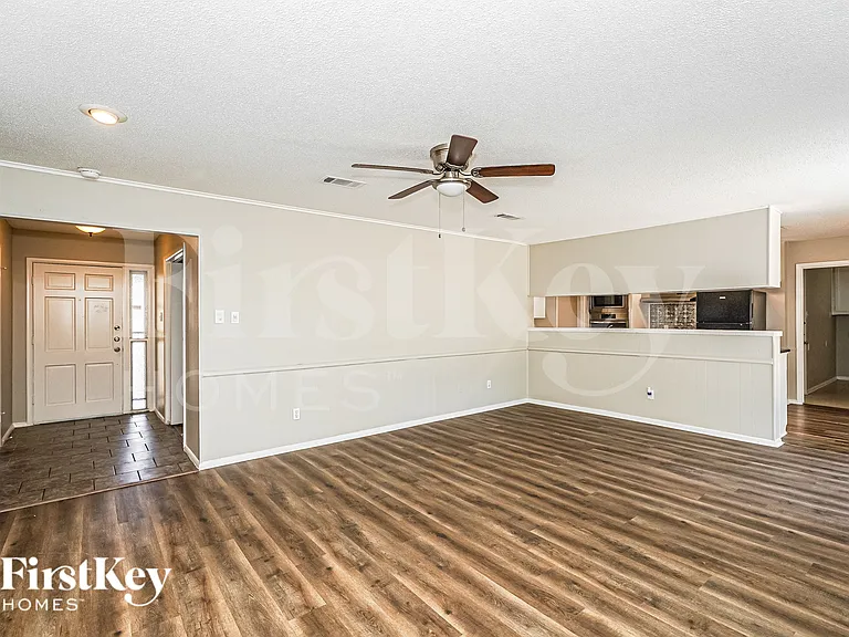 1424 Wreyhill Dr — Photo 9