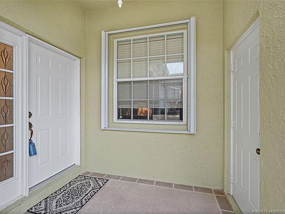 4th image of 1759 SW Willowbend Ln