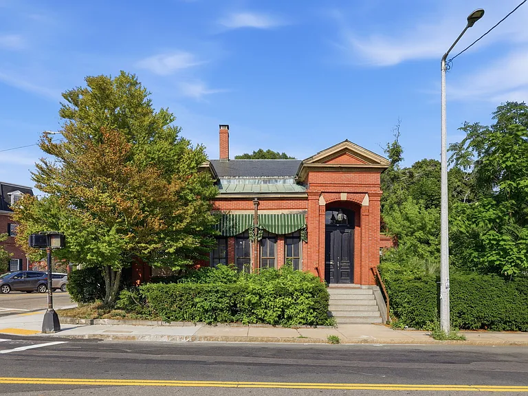 1110 Washington St — Photo 40