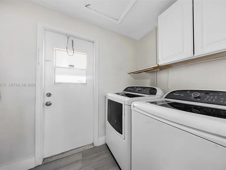 2520 NW 2nd Dr — Photo 12