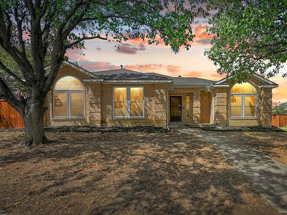 1st image of 810 Azalia Dr