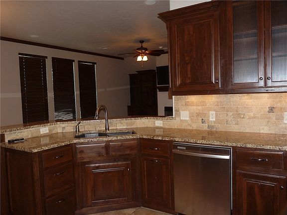 5th image of 2108 Stony Brook Ln