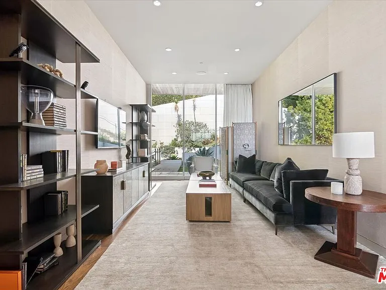 1232 Sunset Plaza Dr — Photo 30