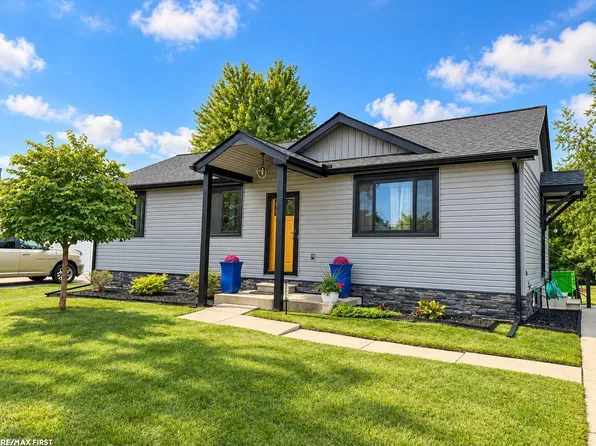 30118 Marla Dr, New Haven, MI 48048