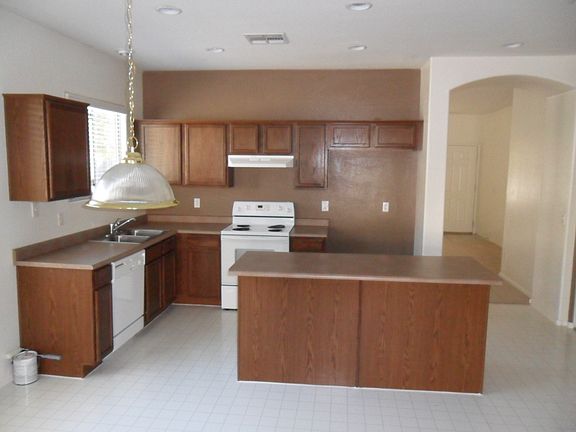 3rd image of 12618 N 148th Ct