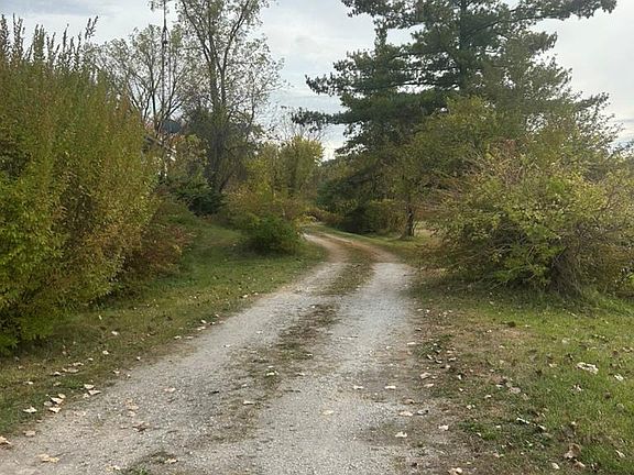 3rd image of 3369 Dove Rd