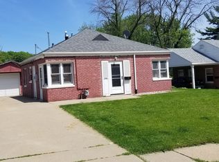 2082 Broadlawn Rd, Dubuque, IA 52001