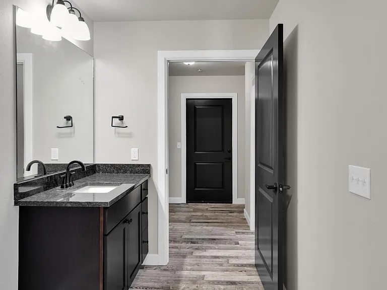 8535 Cedar Oaks Cir — Photo 15