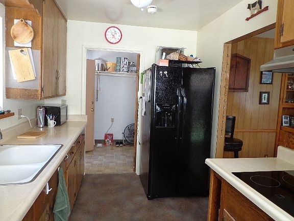 5th image of 16918 Halverson Way