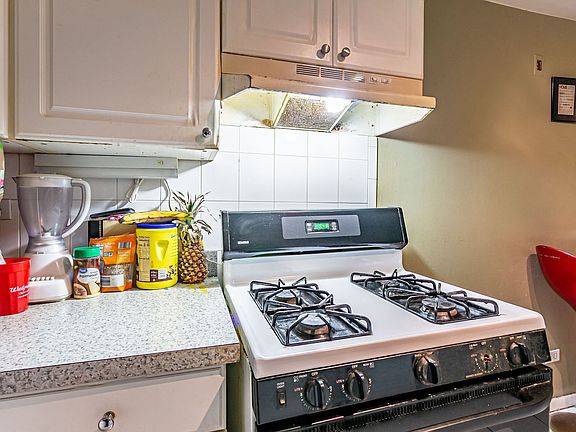4th image of 7182 W Dickens Ave