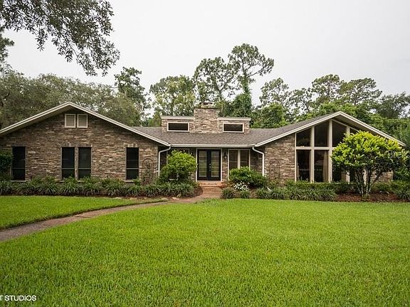 2nd image of 207 W Sweetwater Creek Dr