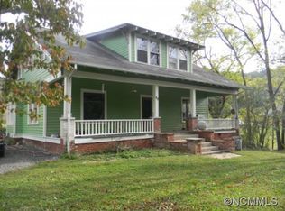 33 Sandpiper St, Clyde, NC 28721