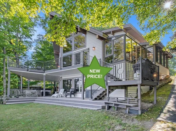 6218 N Loggers Ln, Ludington, MI 49431