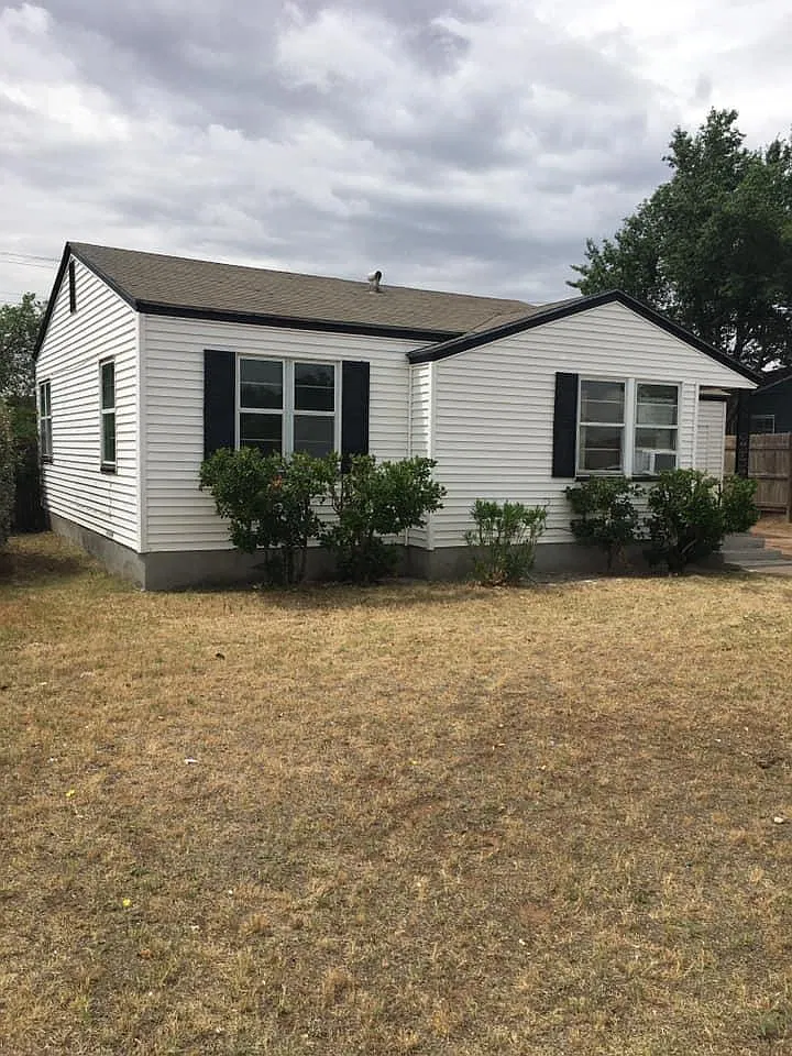 3119 Roosevelt Ave — Photo 1