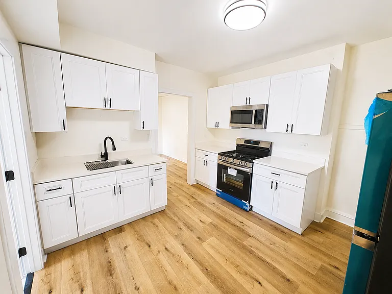 6807 S Artesian Ave #2 — Photo 10