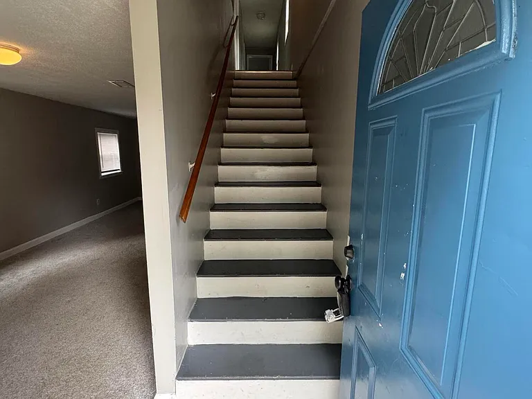 605 Harry St — Photo 2