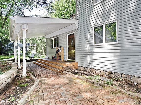 3rd image of 19 Farview Terrace