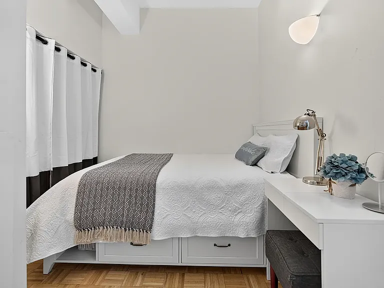 88 Greenwich St #403 — Photo 6