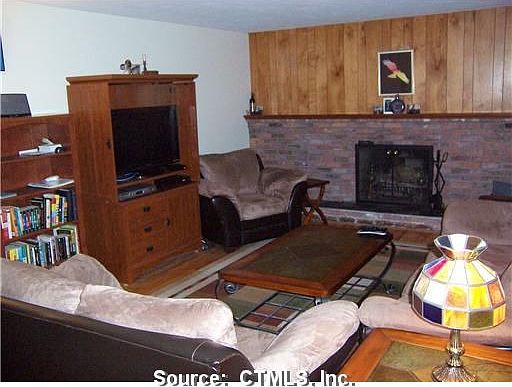 5th image of 9 Cliffwood Dr