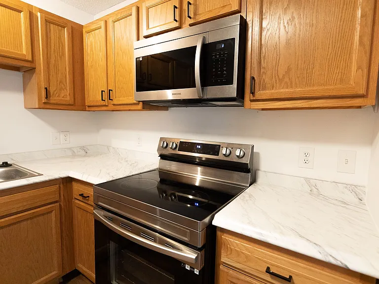 12220 Apache Avenue — Photo 25