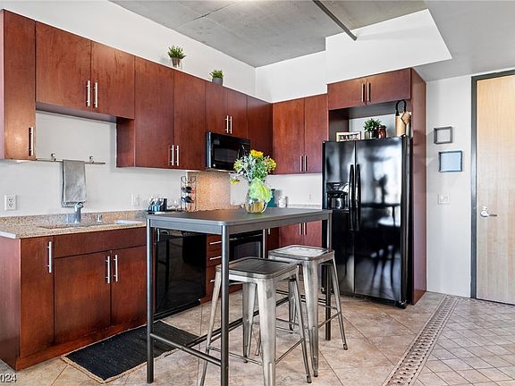 5th image of 353 Bonneville Ave #527