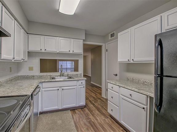 5th image of 1601 N Bryant St APT 10